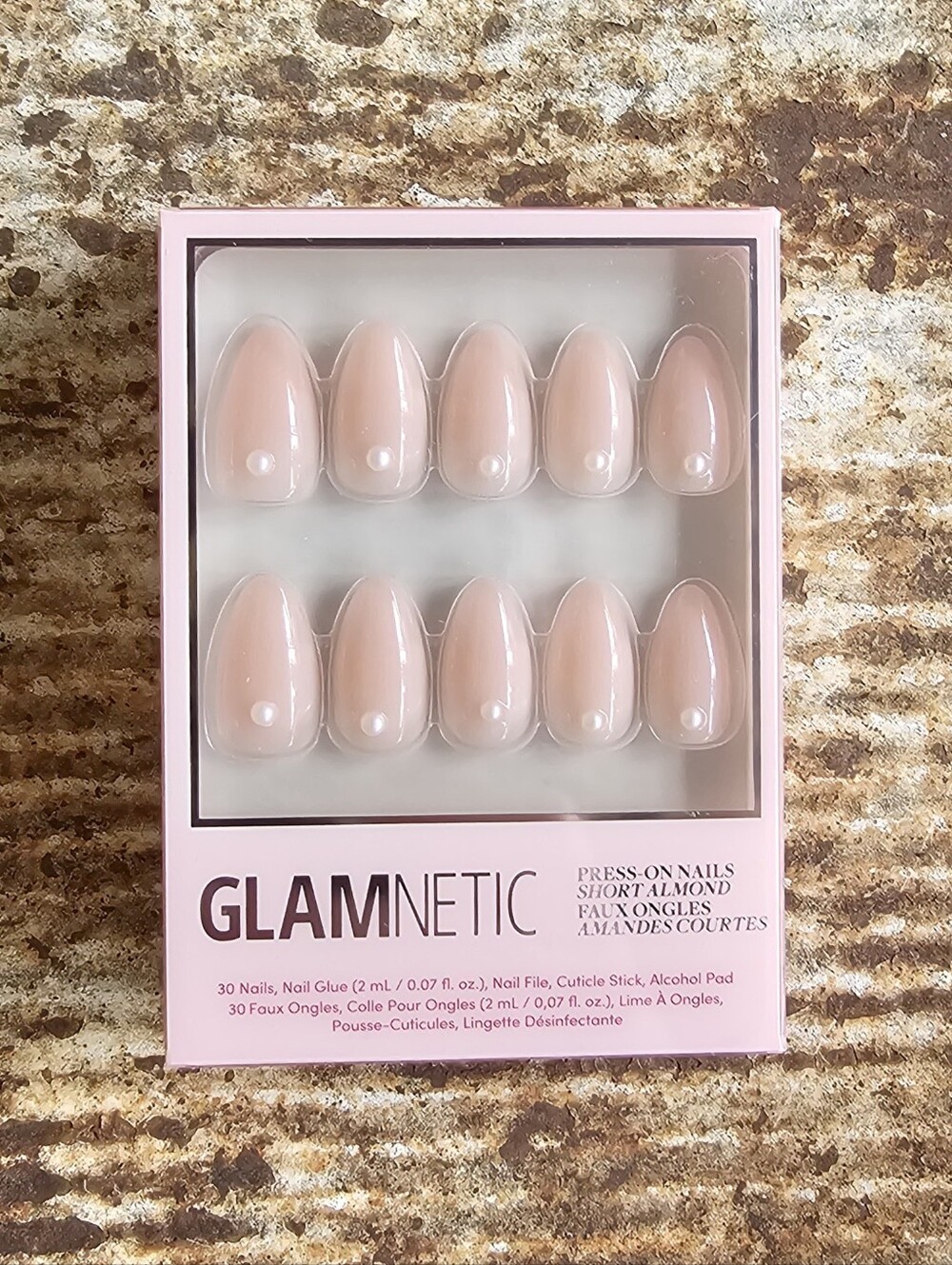 Glamnetic Wifey Short Almond Press-On Nails